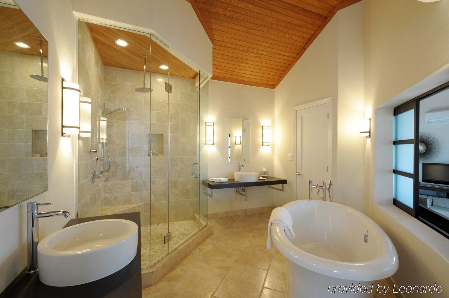 Sky Beach Club Governor's Harbour Interno foto